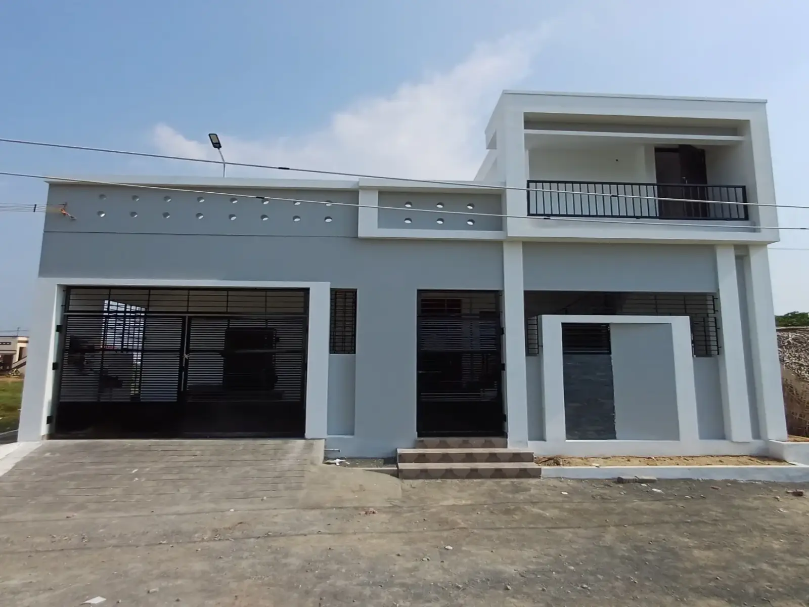 MODERN COUNTRY HOUSE